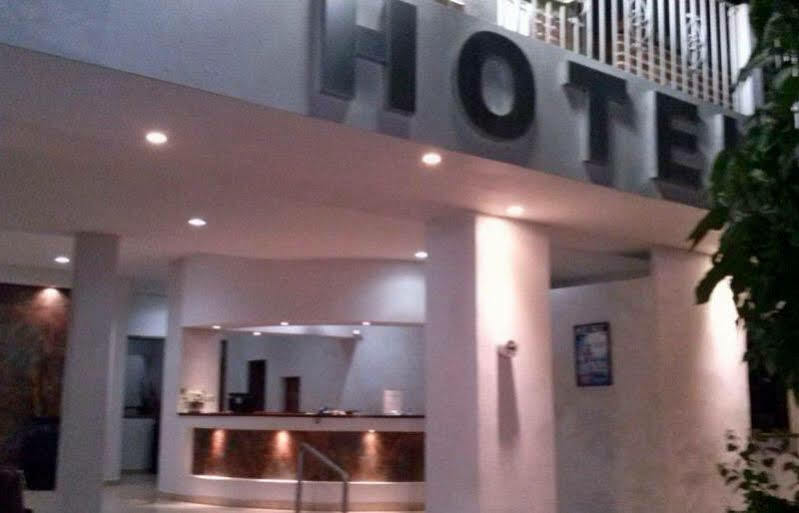 Hotel Marlyn Пуерто-Вальярта Екстер'єр фото